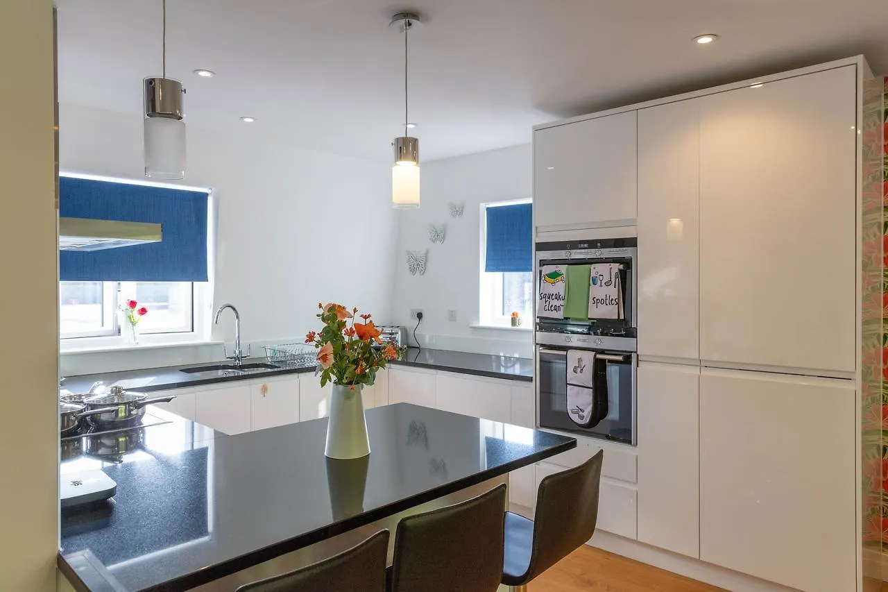 Penthouse 5 Mins Walk To City Centre & Colleges With Terrace & Sleeps 6 Cambridge Appartement