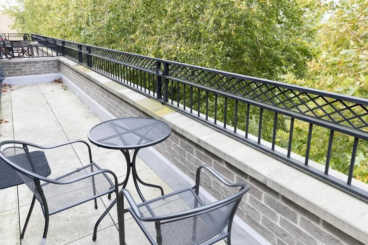 Penthouse 5 Mins Walk To City Centre & Colleges With Terrace & Sleeps 6 Cambridge